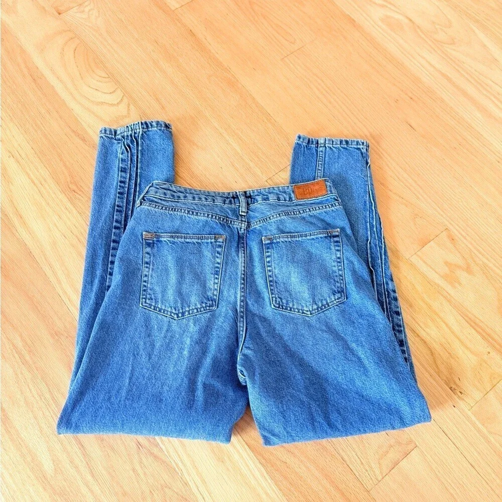 BDG Urban Outfitters Mom Jeans W28 High Rise Straight Leg